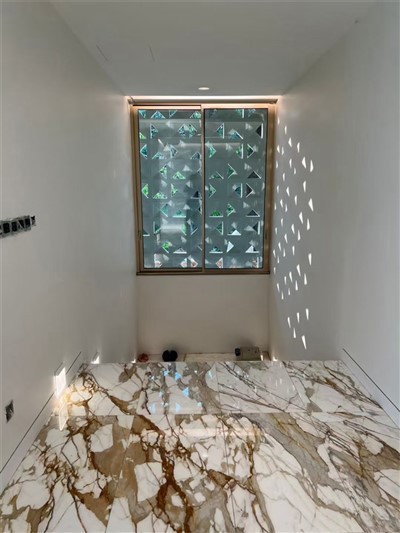 Jubin Marmar Emas Calacatta 12x24