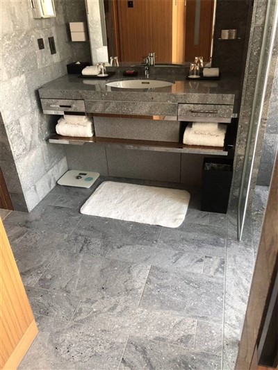 Jubin Lantai Bilik Air Granit